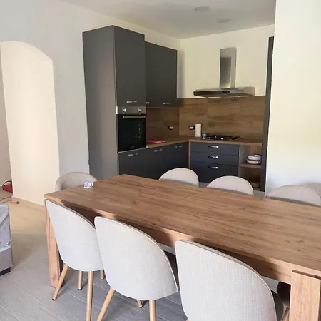 Attinie Apartment *